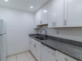 14611 N Kendall Dr 208L, Miami FL 33186