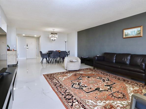2500 Parkview Dr 2407, Hallandale Beach FL 33009