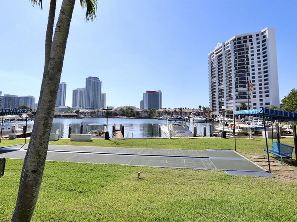 2500 Parkview Dr 2407, Hallandale Beach FL 33009