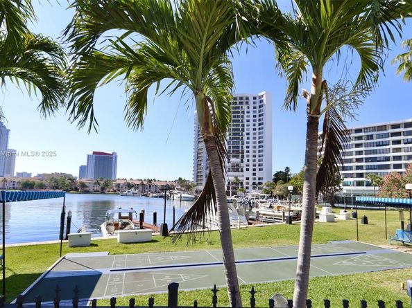 2500 Parkview Dr 2407, Hallandale Beach FL 33009