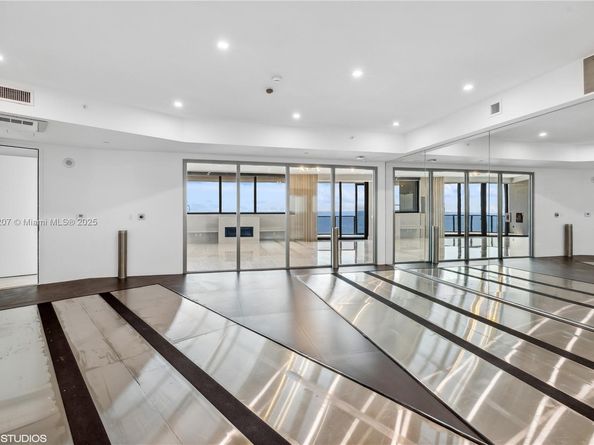 18555 Collins Ave 1101, Sunny Isles Beach FL 33160