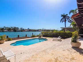527 E Dilido Dr, Miami Beach FL 33139