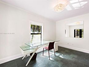 527 E Dilido Dr, Miami Beach FL 33139