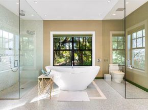 527 E Dilido Dr, Miami Beach FL 33139