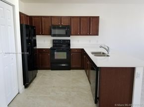 290 NW 109th Ave 216, Miami FL 33172
