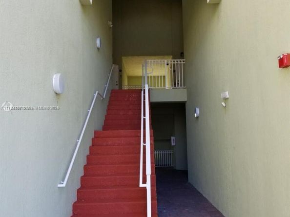 290 NW 109th Ave 216, Miami FL 33172