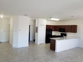 290 NW 109th Ave 216, Miami FL 33172