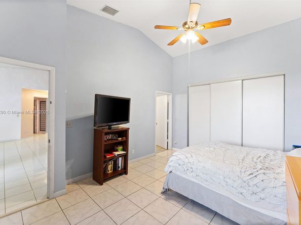 10700 NW 14th St 154, Plantation FL 33322