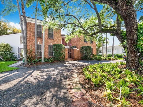 1265 S Alhambra Cir A, Coral Gables FL 33146