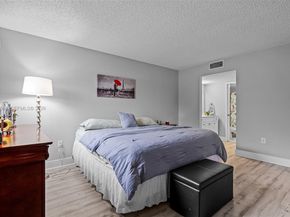 13355 SW 16th Ct 211E, Pembroke Pines FL 33027