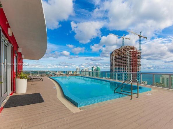 2602 E Hallandale Beach Blvd R1507, Hallandale Beach FL 33009