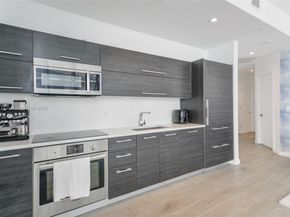 45 SW 9th ST 4108, Miami FL 33130