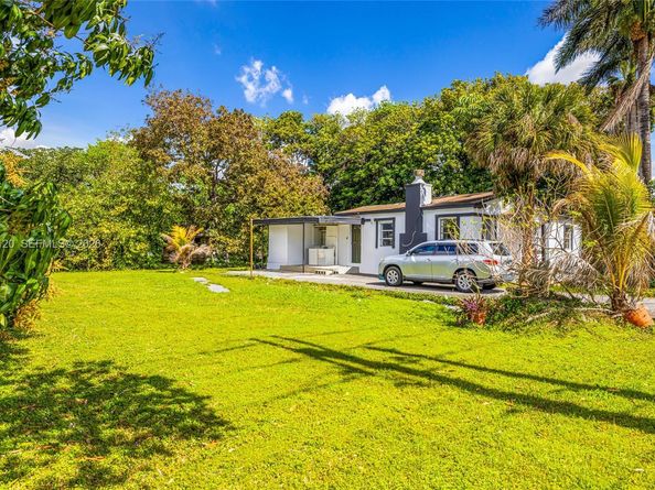 219 NE 141st St, Miami FL 33161