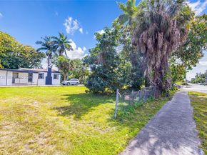 219 NE 141st St, Miami FL 33161