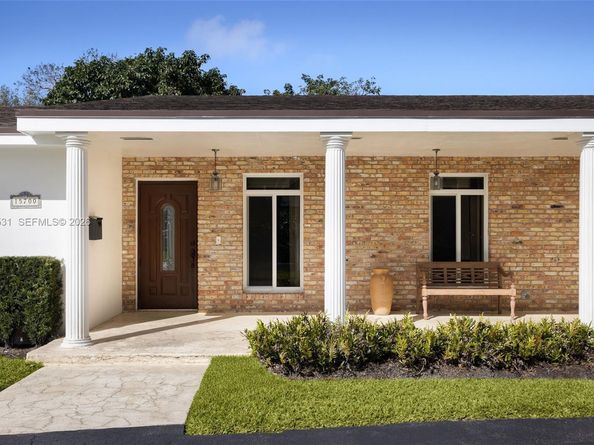 15700 SW 77th Ct, Palmetto Bay FL 33157