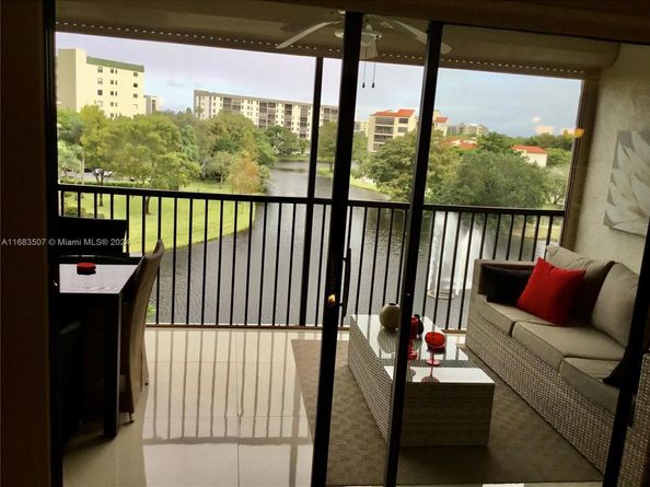 2334 S Cypress Bend Dr 501, Pompano Beach FL 33069