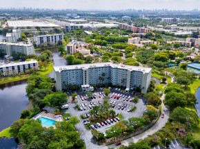 2334 S Cypress Bend Dr 501, Pompano Beach FL 33069