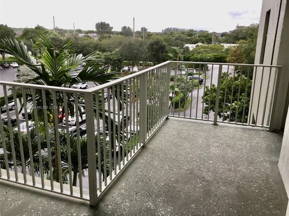 2334 S Cypress Bend Dr 501, Pompano Beach FL 33069