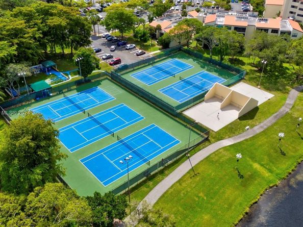 2334 S Cypress Bend Dr 501, Pompano Beach FL 33069