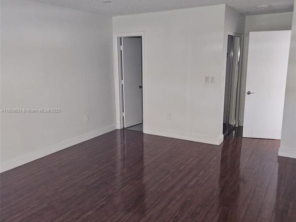 Undisclosed Address #A11858621, Weston FL 33326