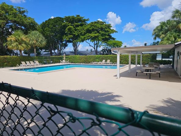 Undisclosed Address #A11858621, Weston FL 33326