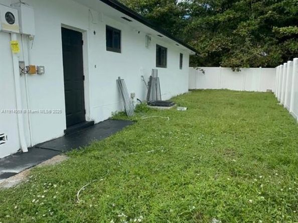 2931 NW 8th Rd, Fort Lauderdale FL 33311