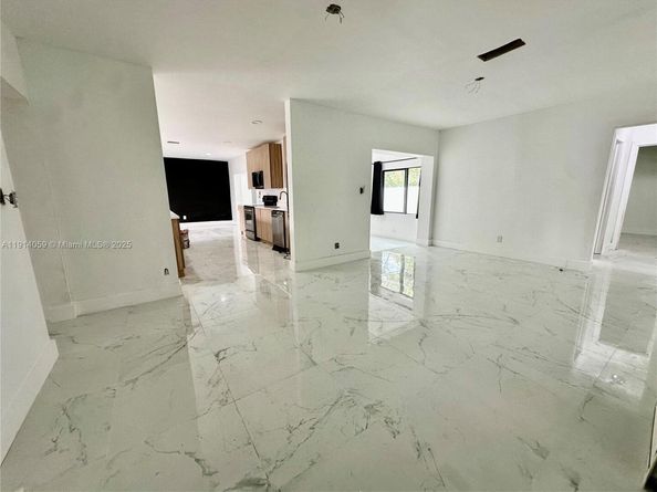 2931 NW 8th Rd, Fort Lauderdale FL 33311