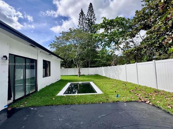 2931 NW 8th Rd, Fort Lauderdale FL 33311