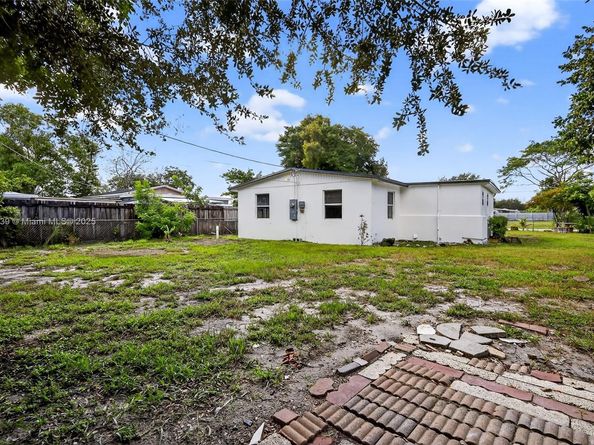 3239 Meadow Rd, Palm Springs FL 33406