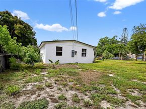 3239 Meadow Rd, Palm Springs FL 33406