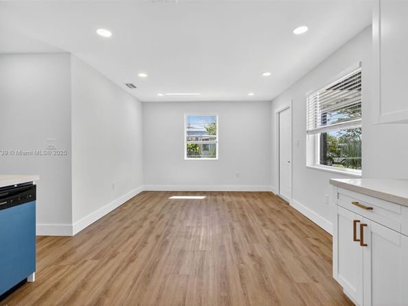 3239 Meadow Rd, Palm Springs FL 33406