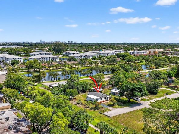 3239 Meadow Rd, Palm Springs FL 33406