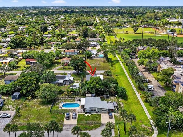 3239 Meadow Rd, Palm Springs FL 33406
