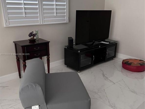 7500 SW 81st Ave, Miami FL 33143