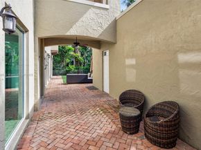 440 Rosaro Ave, Coral Gables FL 33146