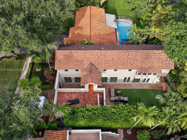 440 Rosaro Ave, Coral Gables FL 33146