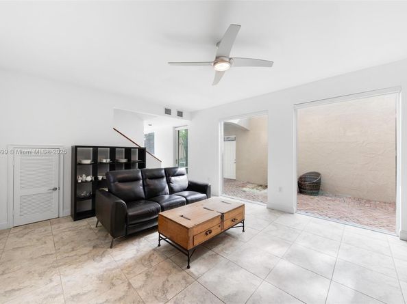 440 Rosaro Ave, Coral Gables FL 33146
