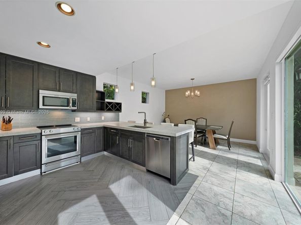 440 Rosaro Ave, Coral Gables FL 33146