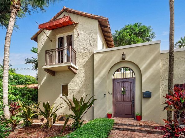 440 Rosaro Ave, Coral Gables FL 33146