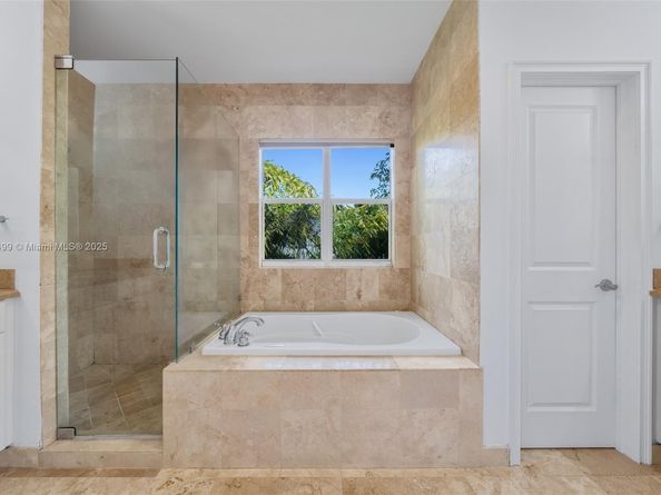 440 Rosaro Ave, Coral Gables FL 33146