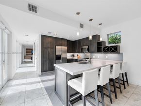 440 Rosaro Ave, Coral Gables FL 33146