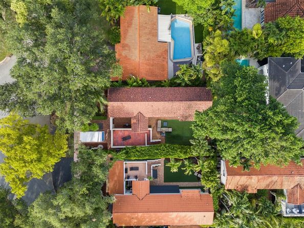 440 Rosaro Ave, Coral Gables FL 33146