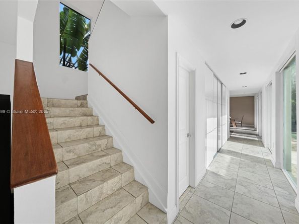 440 Rosaro Ave, Coral Gables FL 33146