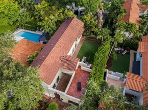 440 Rosaro Ave, Coral Gables FL 33146
