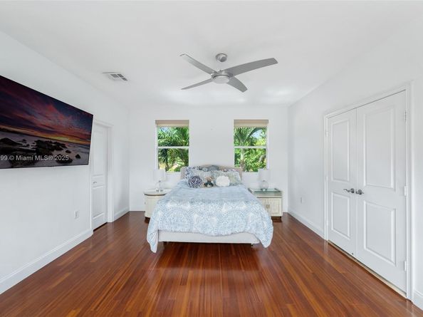 440 Rosaro Ave, Coral Gables FL 33146