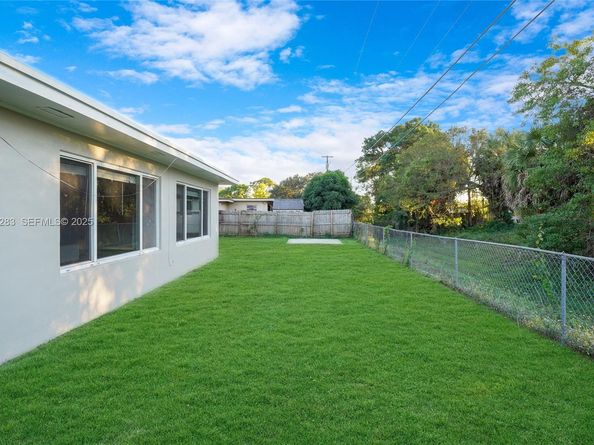 1111 SW 39th Ave, Fort Lauderdale FL 33312