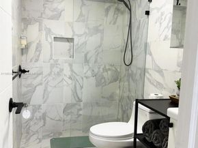 26 Diplomat Pkwy 2214, Hallandale Beach FL 33009