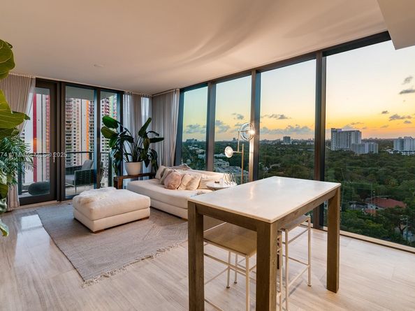 1451 Brickell Ave 1404, Miami FL 33131