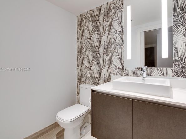 1451 Brickell Ave 1404, Miami FL 33131