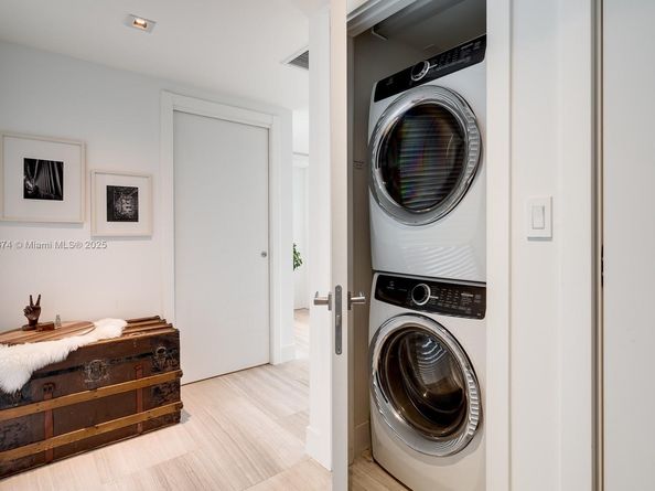 1451 Brickell Ave 1404, Miami FL 33131